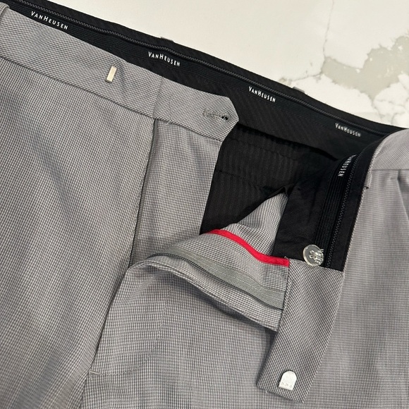 Van Heusen Gray Flex Flat Front Straight Leg Dress Casual Everyday Pants 36 X 30 - Picture 3 of 10